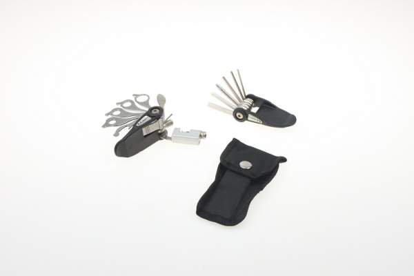 Multifunctional tool with chain tool 42939